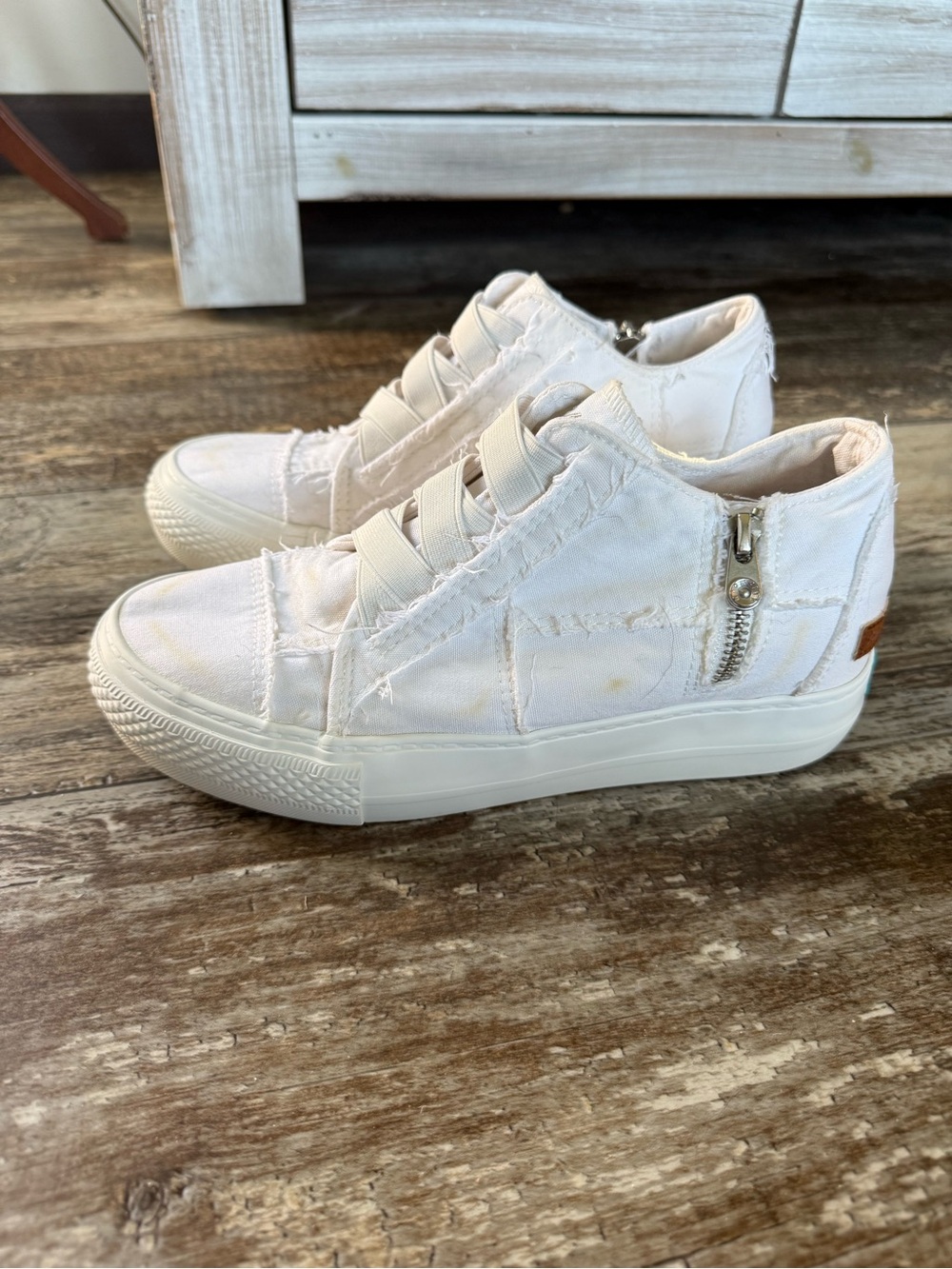 2 for $15 sale: Blowfish Malibu Mamba white wedge sneakers - (read) 8